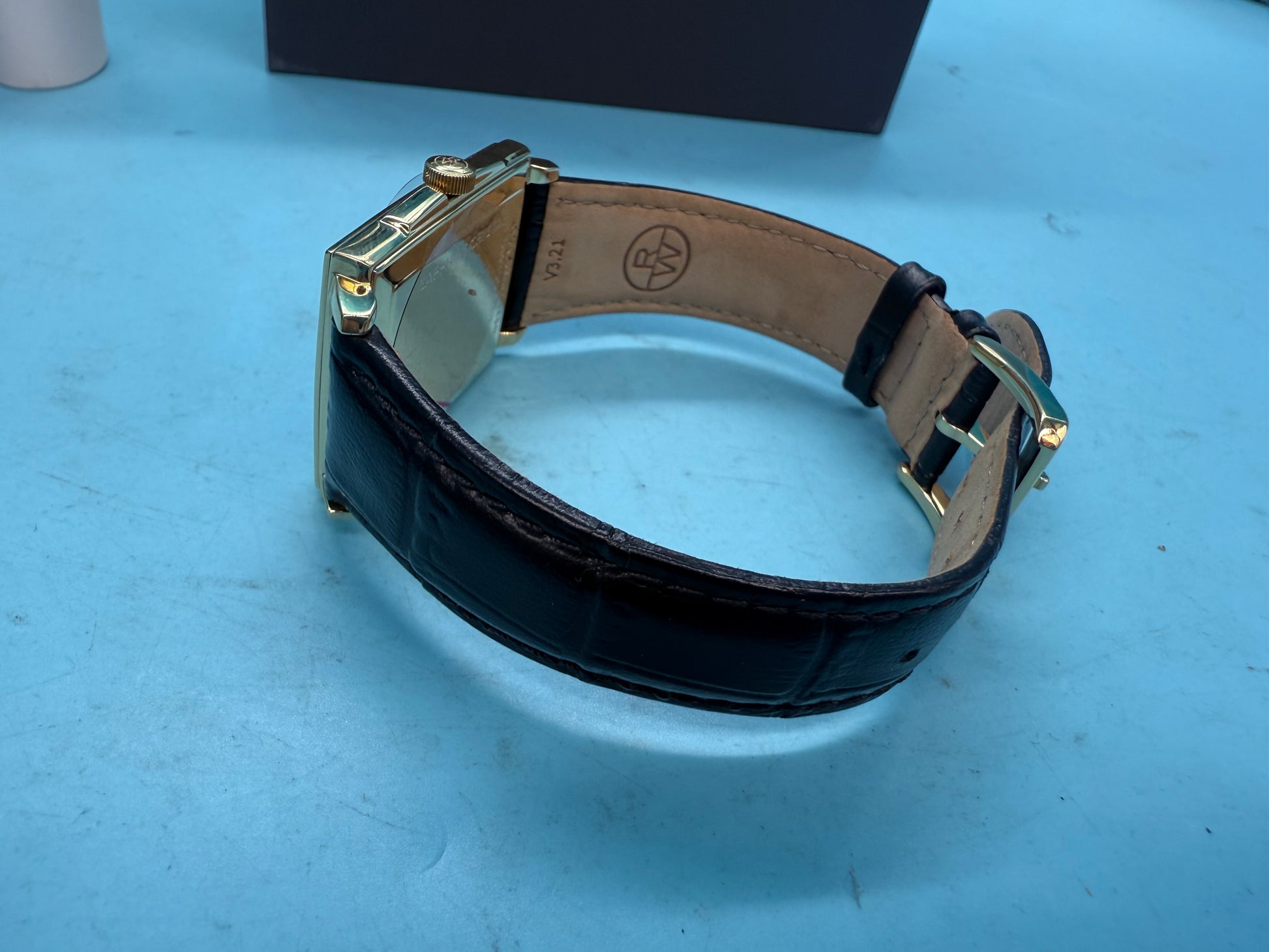 Raymond Weil Toccata watch back case showing details of black strap and back of strap
